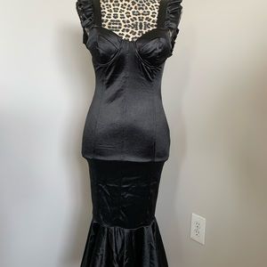 Elegant, classy dress to wear to your next event!
